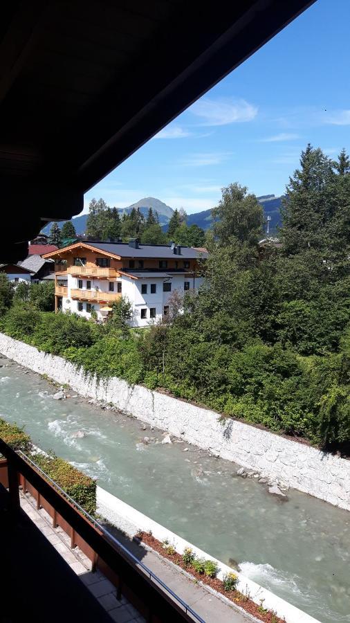 Gaestehaus Roland เคิร์ชแบร์ก อิน ทิโรล ภายนอก รูปภาพ